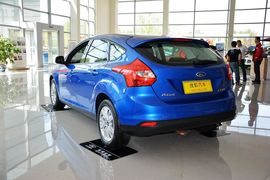 2012款福特福克斯两厢1.6L自动舒适型