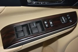 2015款丰田凯美瑞Hybrid