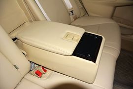 2015款丰田凯美瑞Hybrid