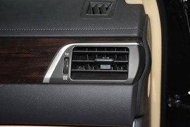 2015款丰田凯美瑞Hybrid