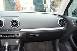 2015款奥迪A3三厢45TFSI