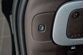 2014款Jeep自由光2.4L豪华版