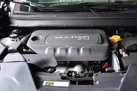   2014款Jeep自由光2.4L豪华版