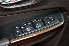 2014款Jeep自由光2.4L豪华版