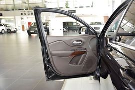 2014款Jeep自由光2.4L豪华版