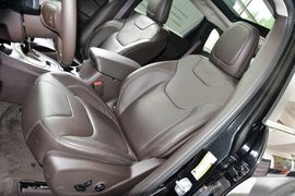 2014款Jeep自由光2.4L豪华版