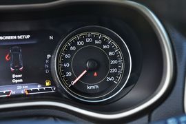 2014款Jeep自由光2.4L豪华版