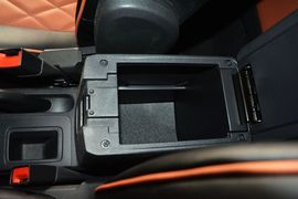 2014款Jeep自由客2.0L运动版