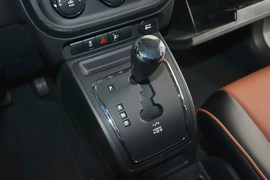 2014款Jeep自由客2.0L运动版
