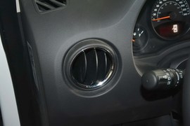 2014款Jeep自由客2.0L运动版