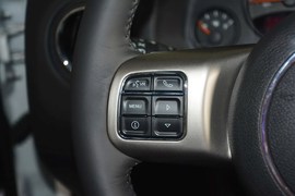 2014款Jeep自由客2.0L运动版