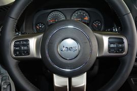 2014款Jeep自由客2.0L运动版