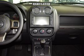 2014款Jeep自由客2.0L运动版