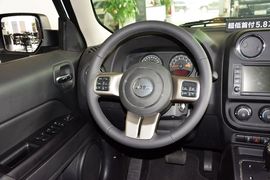 2014款Jeep自由客2.0L运动版