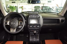 2014款Jeep自由客2.0L运动版