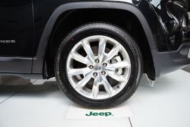 2014款Jeep自由光2.4L豪华版