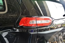 2014款Jeep自由光2.4L豪华版