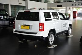 2014款Jeep自由客2.0L运动版