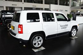 2014款Jeep自由客2.0L运动版