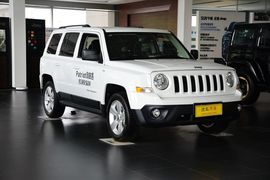 2014款Jeep自由客2.0L运动版