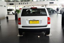 2014款Jeep自由客2.0L运动版