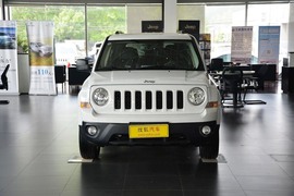 2014款Jeep自由客2.0L运动版