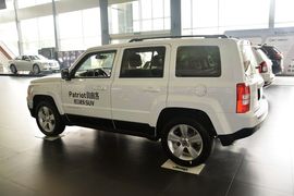 2014款Jeep自由客2.0L运动版