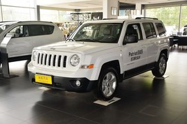 2014款Jeep自由客2.0L运动版