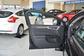 2013款福特蒙迪欧2.0L