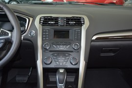 2013款福特蒙迪欧2.0L