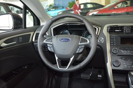 2013款福特蒙迪欧2.0L