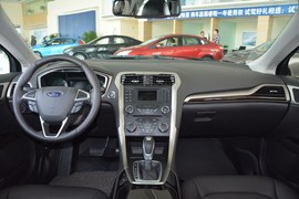 2013款福特蒙迪欧2.0L