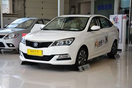 2015款长安悦翔V7 1.6L手动乐趣型