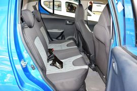 2013款长安铃木奥拓1.0L手动豪华型