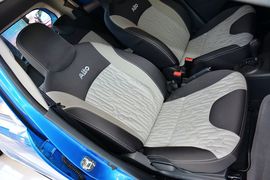 2013款长安铃木奥拓1.0L手动豪华型