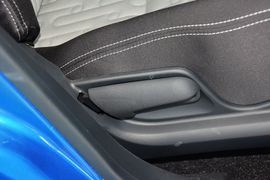 2013款长安铃木奥拓1.0L手动豪华型