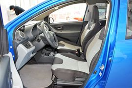 2013款长安铃木奥拓1.0L手动豪华型