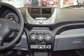 2013款长安铃木奥拓1.0L手动豪华型