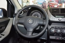 2013款长安铃木奥拓1.0L手动豪华型