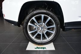 2014款Jeep指南者2.4L