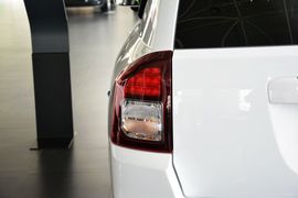 2014款Jeep指南者2.4L