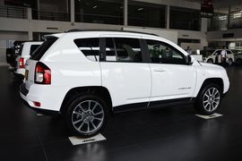 2014款Jeep指南者2.4L