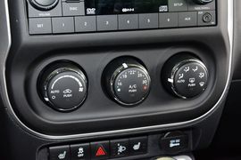 2014款Jeep指南者2.4L