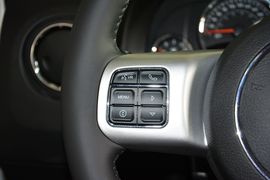 2014款Jeep指南者2.4L