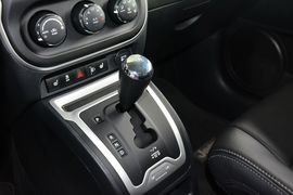 2014款Jeep指南者2.4L