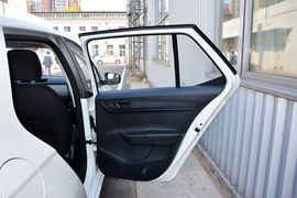 2015款斯柯达晶锐1.4L自动前行版