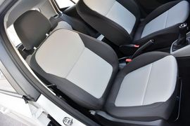 2015款斯柯达晶锐1.4L自动前行版