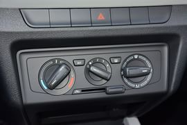 2015款斯柯达晶锐1.4L自动前行版
