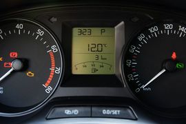 2015款斯柯达晶锐1.4L自动前行版