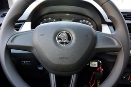 2015款斯柯达晶锐1.4L自动前行版